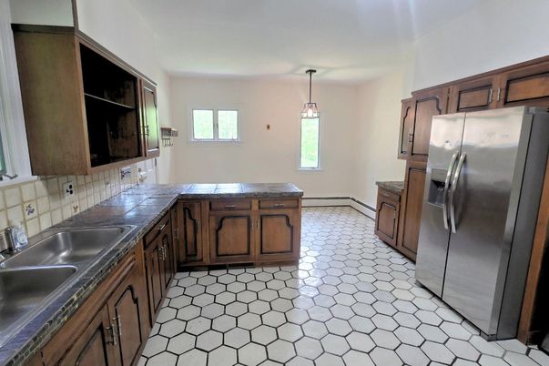 Interior, Kitchen, Pendant Lights, Tile Countertops