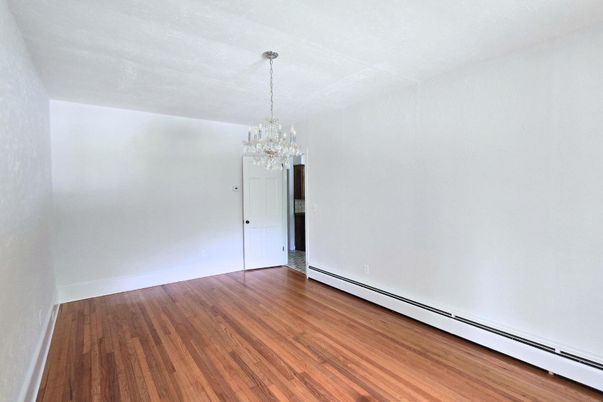 Chandelier, Empty room, Interior, Wood Texture Flooring