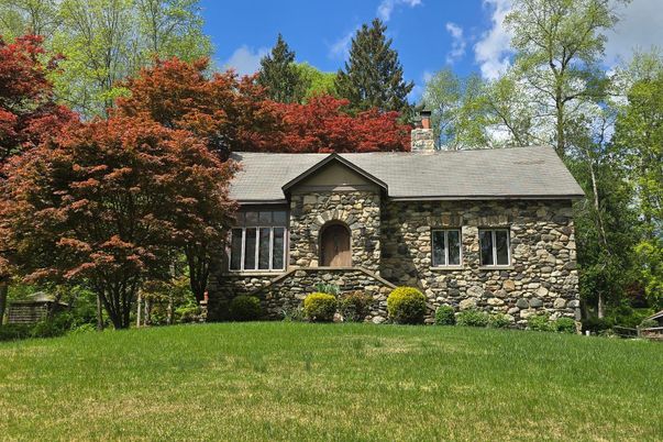 Backyard, Exterior, Facade, Cape Cod