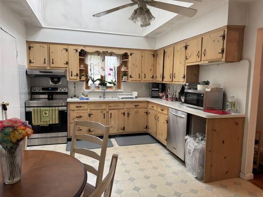 Interior, Kitchen, Stainless Steel Appliances
