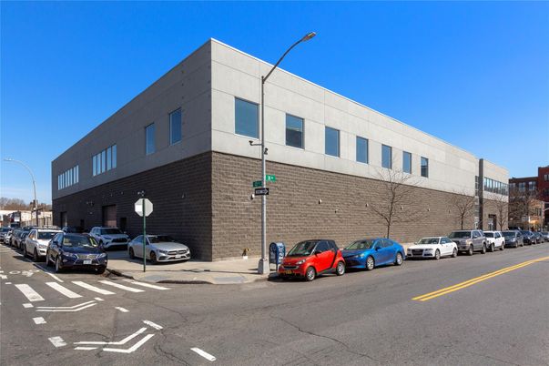 Exterior, Facade, Brick Facade, Highrise