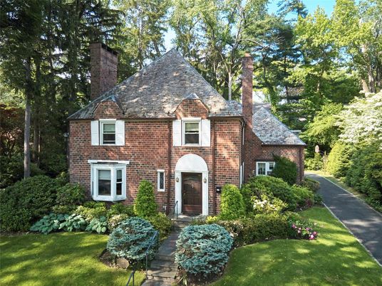 Exterior, Facade, Brick Facade, French Provincial