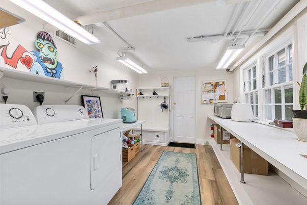 Interior, Washer, Wood Texture Flooring