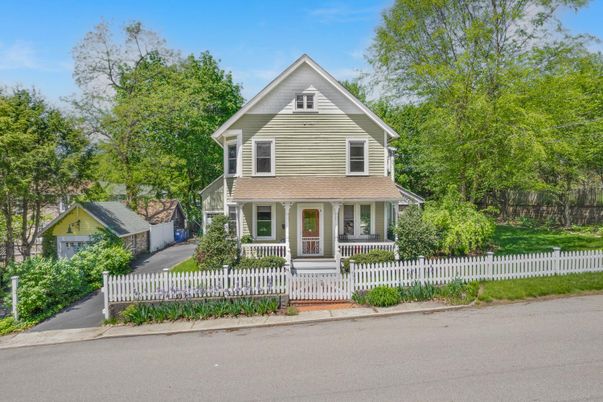 Exterior, Facade, Queen Anne Victorian