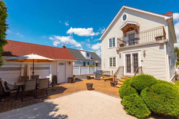 Detached Garage, Exterior