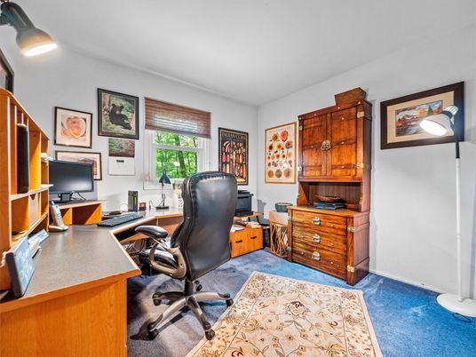Home Office, Interior