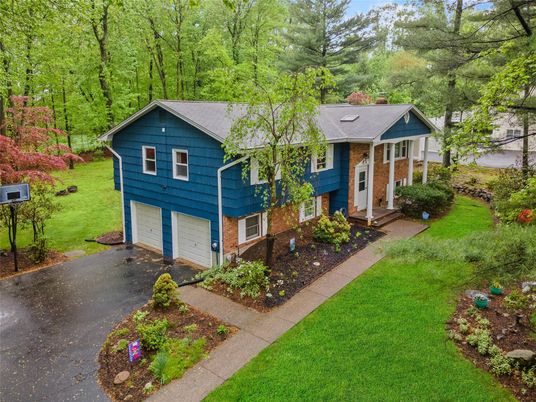 Attached, Exterior, Facade, Brick Facade, Raised Ranch