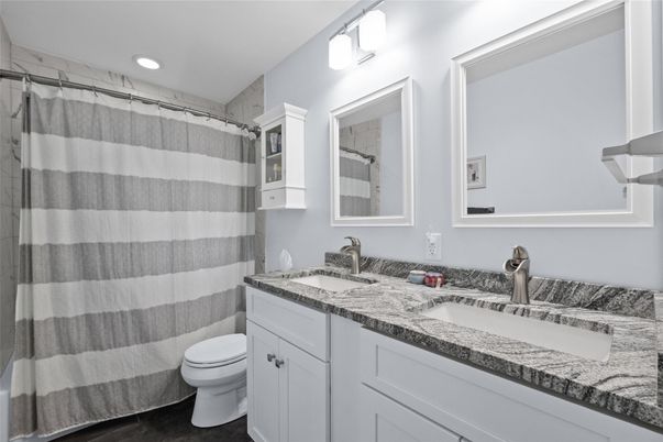 Bathroom, Dual Sink Vanities, Interior, Recessed Lighting