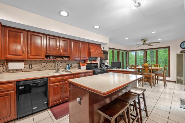 Dining room, Interior, Kitchen, Recessed Lighting