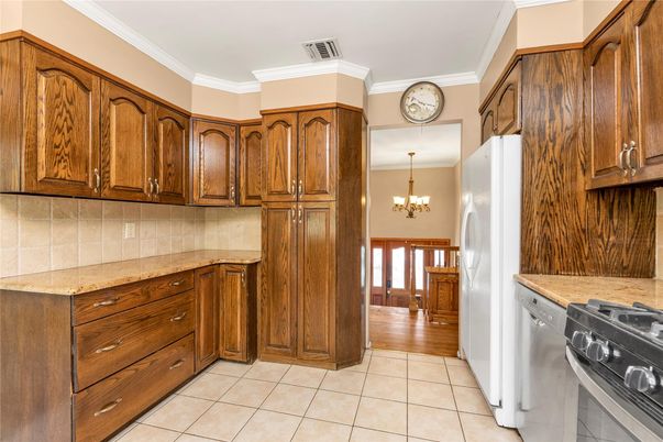 Chandelier, Interior, Kitchen, Wood Texture Flooring