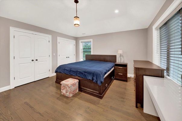 Bedroom, Interior, Pendant Lights, Recessed Lighting, Wood Texture Flooring