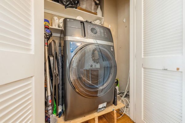 Interior, Utility Closets, Washer, Wood Texture Flooring
