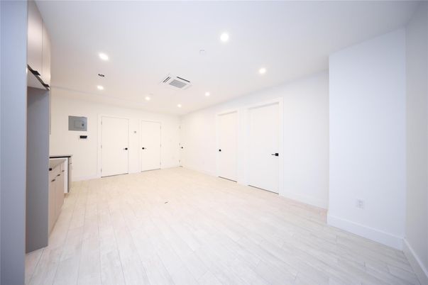 Empty room, Interior, Recessed Lighting, Wood Texture Flooring