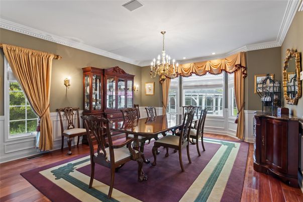 Chandelier, Dining room, Interior, Recessed Lighting, Wood Texture Flooring
