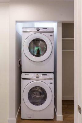 Interior, Utility Closets, Washer, Wood Texture Flooring