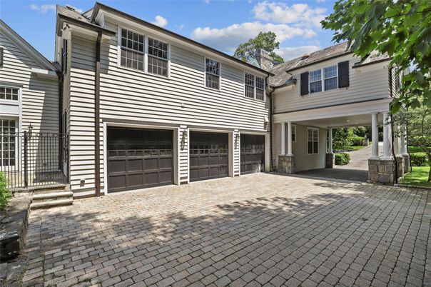 Attached, Exterior, Facade, Rowhouse