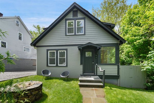 Exterior, Facade, Queen Anne Victorian