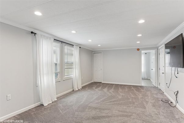 Empty room, Interior, Recessed Lighting