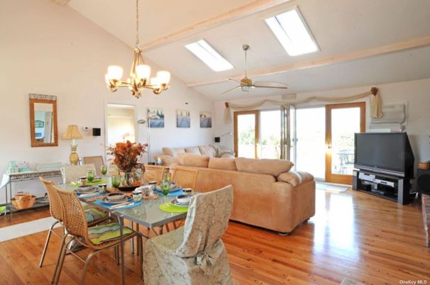 Chandelier, Dining room, Interior, Living room, Wood Texture Flooring