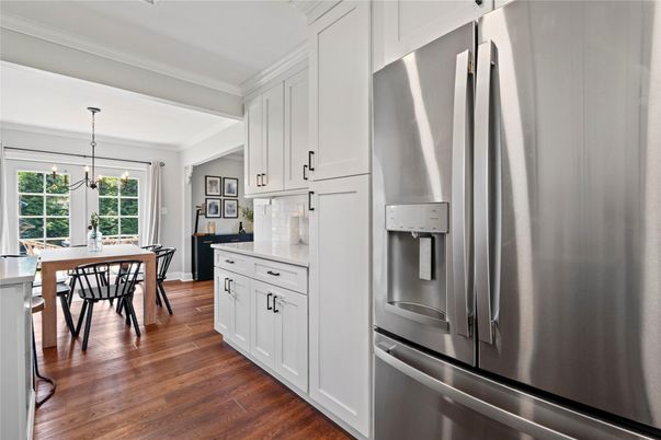 Dining room, Interior, Kitchen, Pendant Lights, Stainless Steel Appliances, Wood Texture Flooring