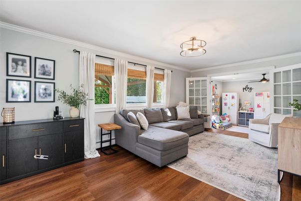 Interior, Living room, Recessed Lighting, Wood Texture Flooring