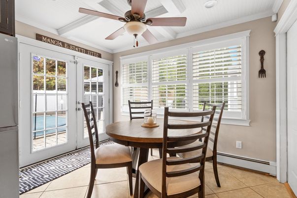 Dining room, Interior, Recessed Lighting
