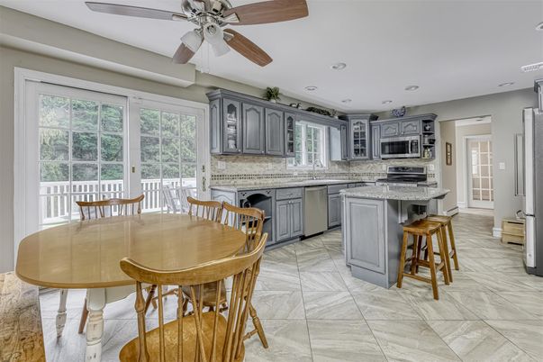 Dining room, Interior, Kitchen, Marble, Recessed Lighting, Stainless Steel Appliances