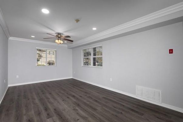 Empty room, Interior, Recessed Lighting, Wood Texture Flooring