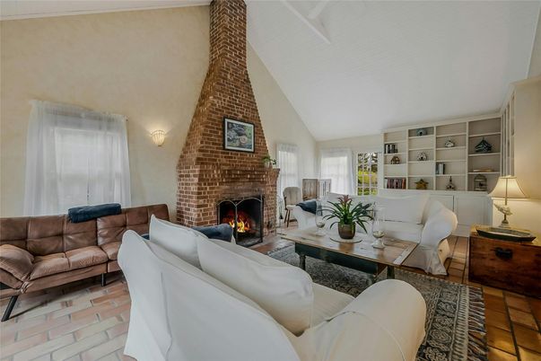 Fireplace, Interior, Living room