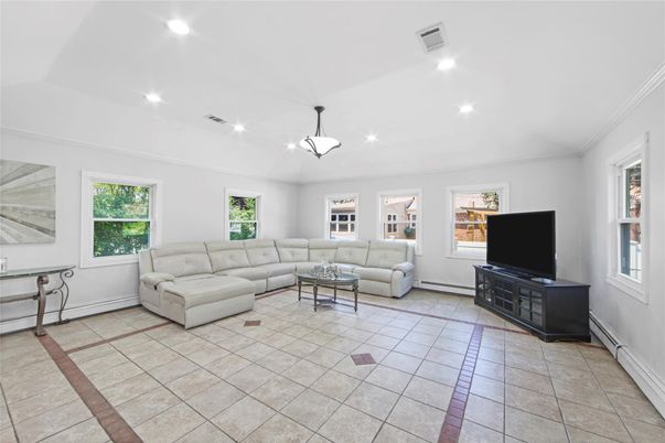Interior, Living room, Pendant Lights, Recessed Lighting