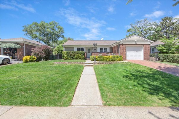 Attached, Exterior, Facade, Brick Facade, Ranch