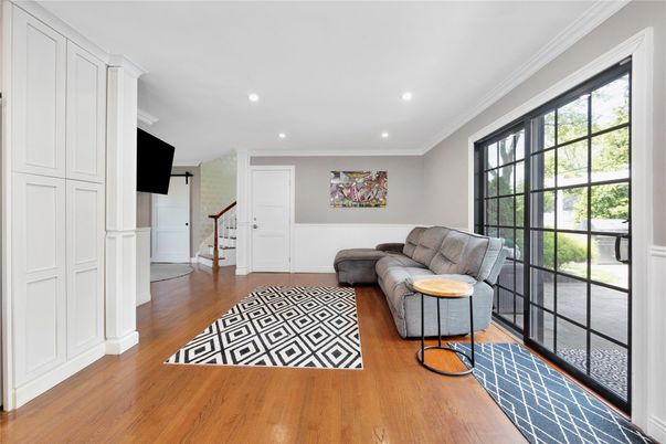 Interior, Recessed Lighting, Wood Texture Flooring