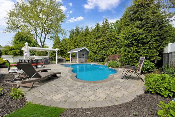 Exterior, Pool