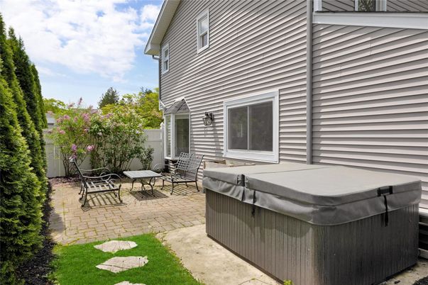 Exterior, Hot Tub