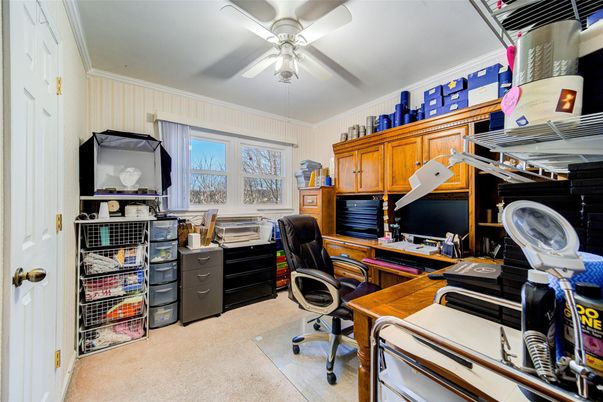 Home Office, Interior