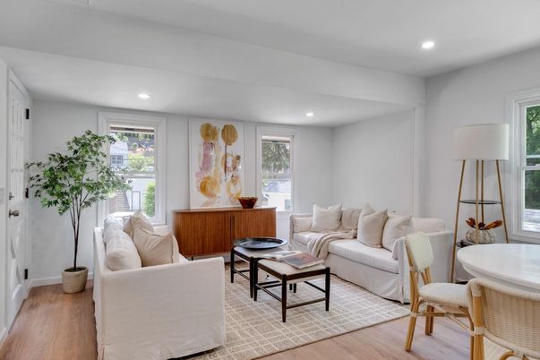 Interior, Living room, Recessed Lighting, Wood Texture Flooring