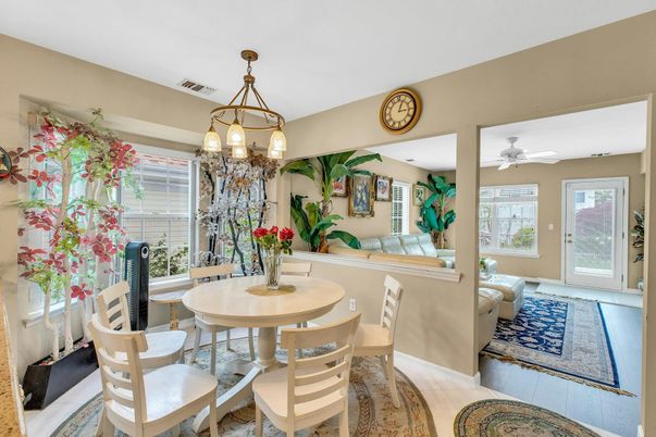 Chandelier, Dining room, Interior, Pendant Lights