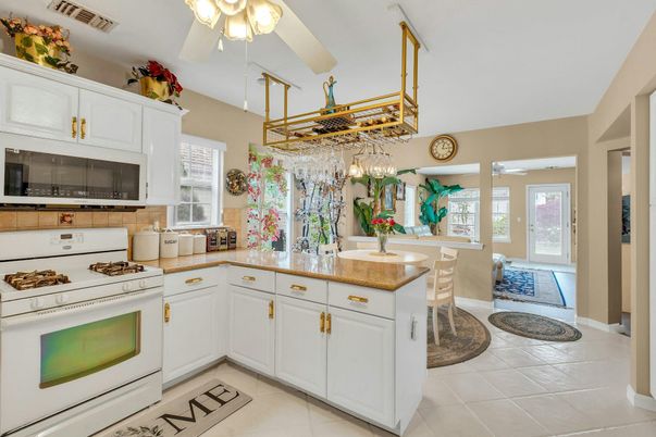 Chandelier, Interior, Kitchen