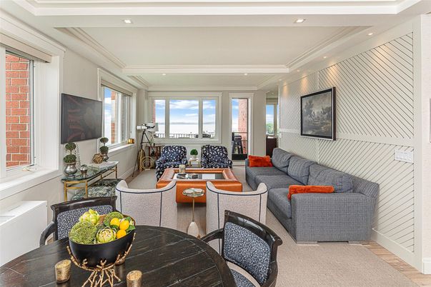 Dining room, Interior, Living room, Recessed Lighting