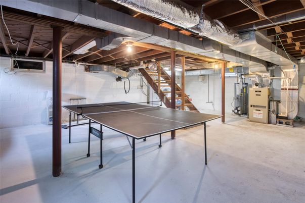 Game Room, Interior