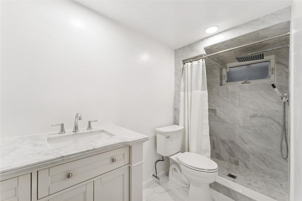 Bathroom, Interior, Marble, Marble Walls, Recessed Lighting