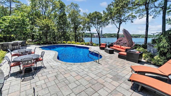 Exterior, Pool, Water