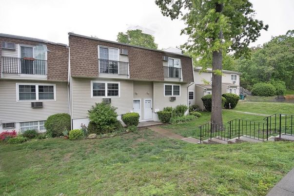 Backyard, Exterior, Facade, Rowhouse