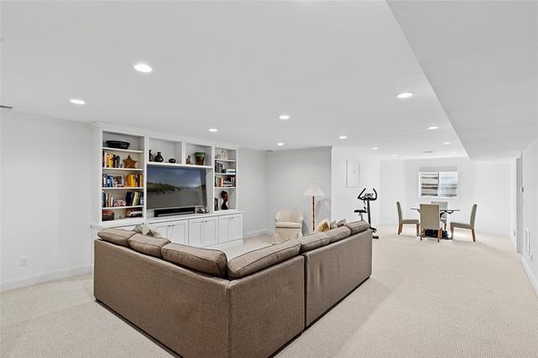 Dining room, Interior, Living room, Recessed Lighting