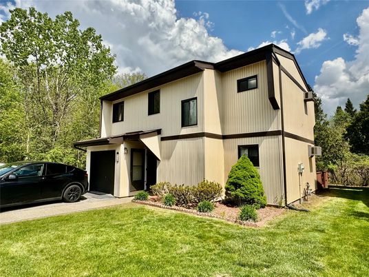 Attached, Backyard, Exterior, Facade, Modern