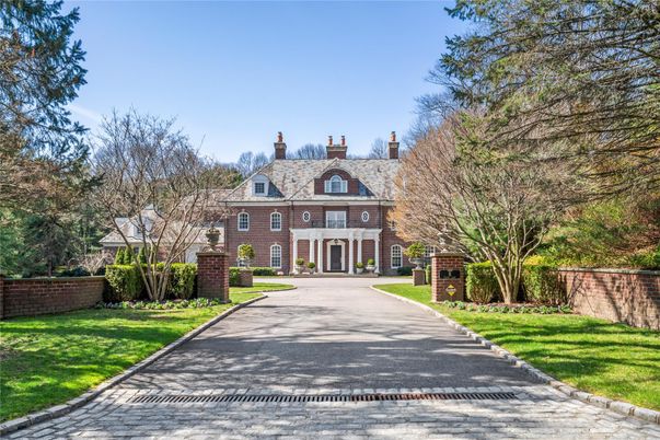 Exterior, Facade, Brick Facade, French Provincial