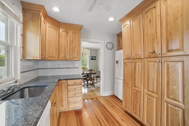 Dining room, Interior, Kitchen, Recessed Lighting, Wood Texture Flooring