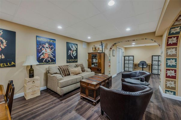 Interior, Living room, Recessed Lighting, Wood Texture Flooring