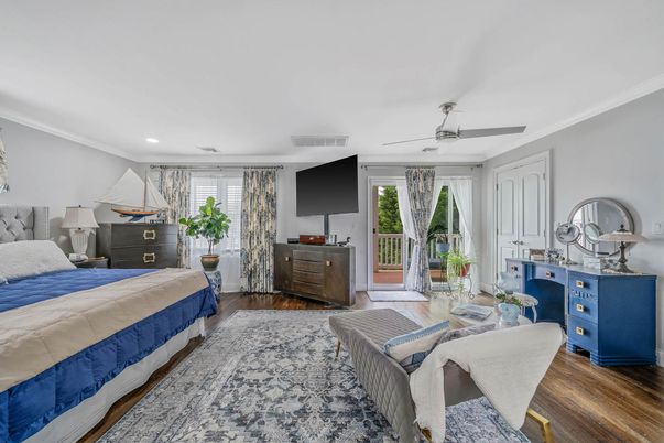 Bedroom, Interior, Recessed Lighting, Wood Texture Flooring