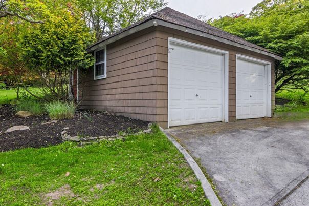 Detached Garage, Exterior